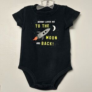 BOGO Carters Black graphic SS oneise. Size 9m GUC - washwear.